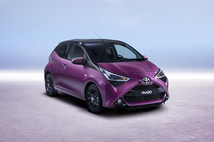  Toyota Aygo 5-Door 2018 года  (WW) (фото 2 из 40)